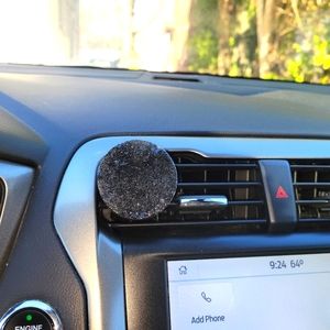 2pcs Car air freshie vent clips (Sexy Rich Man)